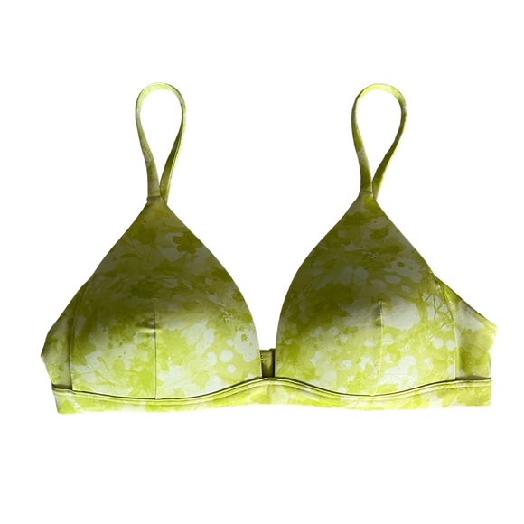 NWOT Lululemon - Lime Green Adjustable Bra - 06 - Picture 1 of 8